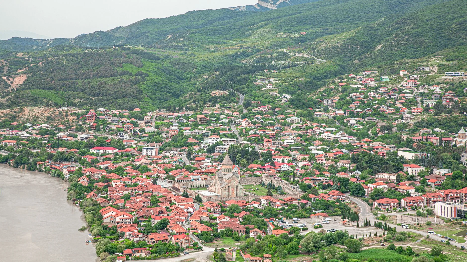 Мцхета и собор Светицховели с высоты